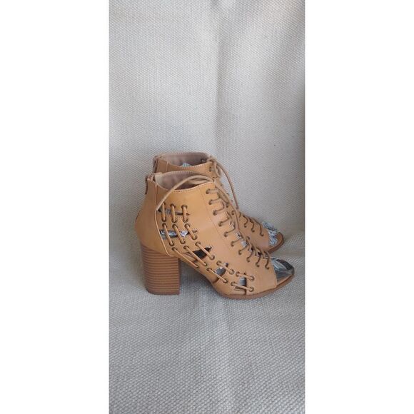 Altar'd State Cutout Heels Women's Size 6 Block Heel Tan Faux Lace Zip - Picture 3 of 9